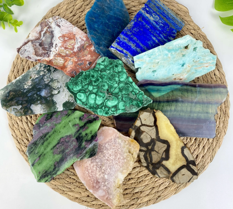 Natural Crystal Original Stone Plate Polished Crystal Gemstone Plate for Feng Shui Crystal Magic Array Home Decoration